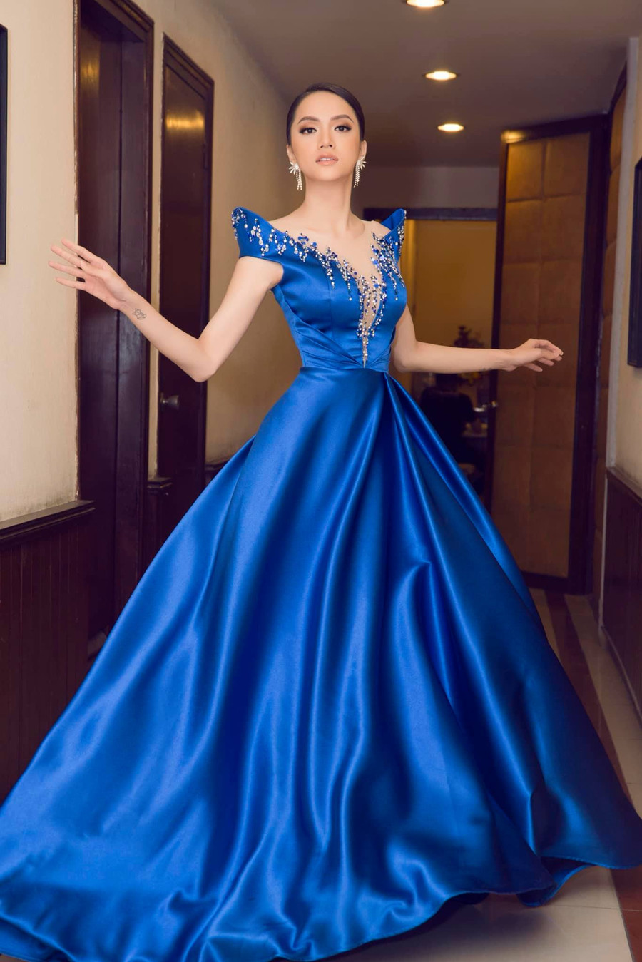 Hơn 1 năm sau đăng quang hoa hậu, Hương Giang Idol ngày càng xinh đẹp, gợi cảm Hơn 1 năm sau đăng quang hoa hậu, Hương Giang Idol ngày càng xinh đẹp, gợi cảm