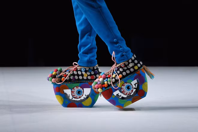 Những đôi giày dép dị nhất quả đất không phải ai cũng dám xỏ chân vào - Ảnh 21.