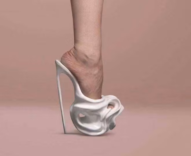 Những đôi giày dép dị nhất quả đất không phải ai cũng dám xỏ chân vào - Ảnh 19.