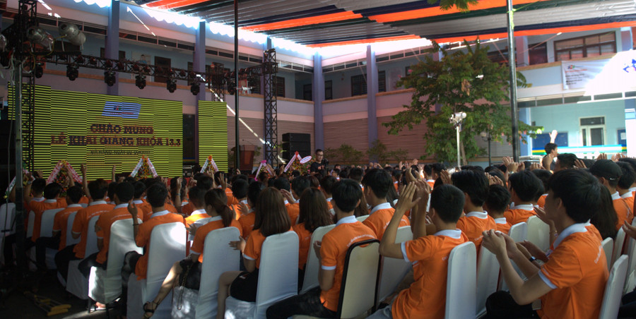 Năm học 2017-2018, CĐ FPT Polytechnic Đà Nẵng đón nhận hơn 400 tân sinh viên. Năm học 2017-2018, CĐ FPT Polytechnic Đà Nẵng đón nhận hơn 400 tân sinh viên.