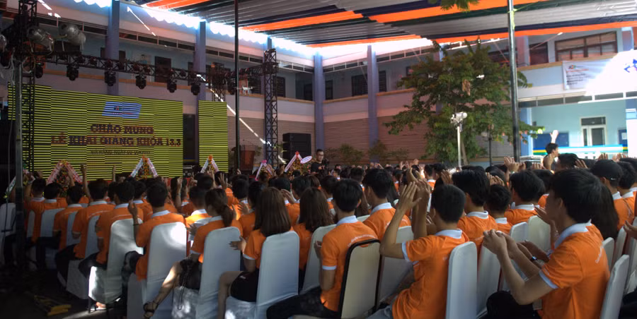 Năm học 2017-2018, CĐ FPT Polytechnic Đà Nẵng đón nhận hơn 400 tân sinh viên.