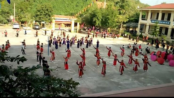 Giáo dục kĩ năng sống và văn hóa truyền thống các DTTS cho học sinh phổ thông ảnh 1