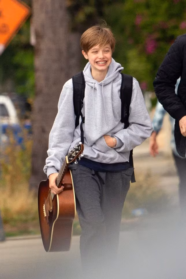 Hành trình lột xác gây choáng của con gái lớn nhà Brangelina: Từ công chúa Hollywood thành tomboy phá cách - Ảnh 25.