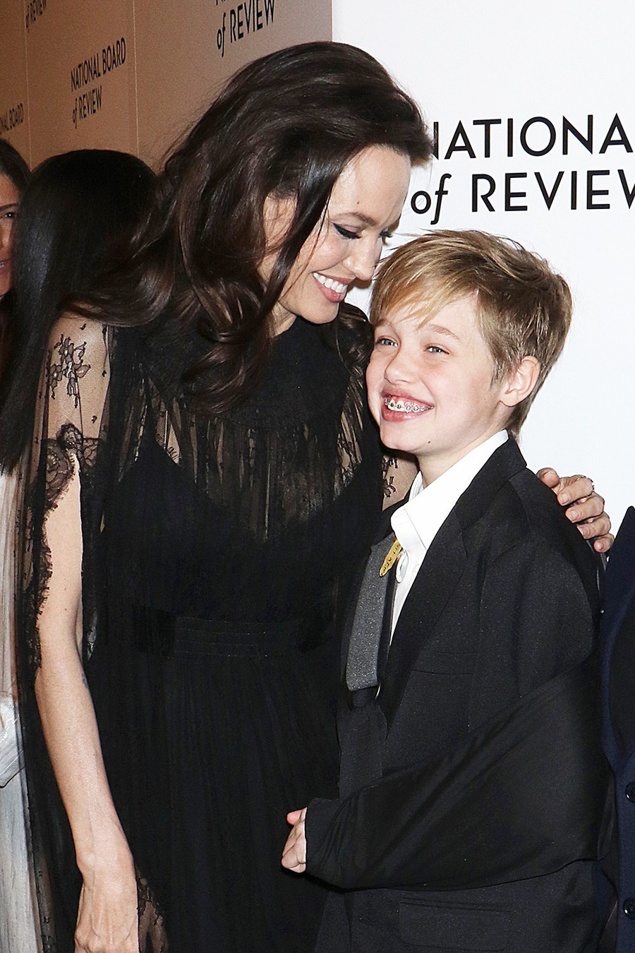Hành trình lột xác gây choáng của con gái lớn nhà Brangelina: Từ công chúa Hollywood thành tomboy phá cách - Ảnh 24. Hành trình lột xác gây choáng của con gái lớn nhà Brangelina: Từ công chúa Hollywood thành tomboy phá cách - Ảnh 24.
