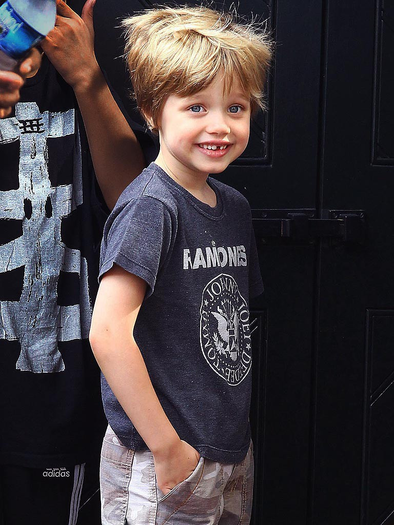 Hành trình lột xác gây choáng của con gái lớn nhà Brangelina: Từ công chúa Hollywood thành tomboy phá cách - Ảnh 15. Hành trình lột xác gây choáng của con gái lớn nhà Brangelina: Từ công chúa Hollywood thành tomboy phá cách - Ảnh 15.