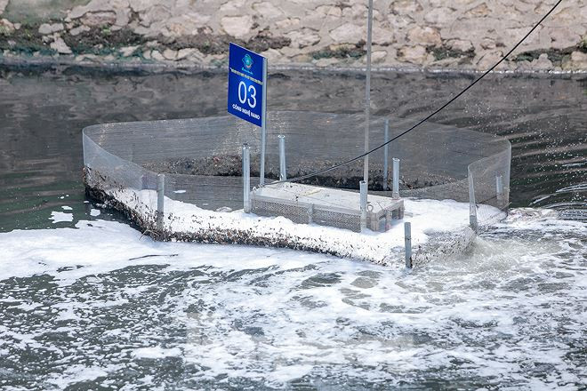 Nước sông Tô Lịch ra sao sau 10 ngày thí điểm 