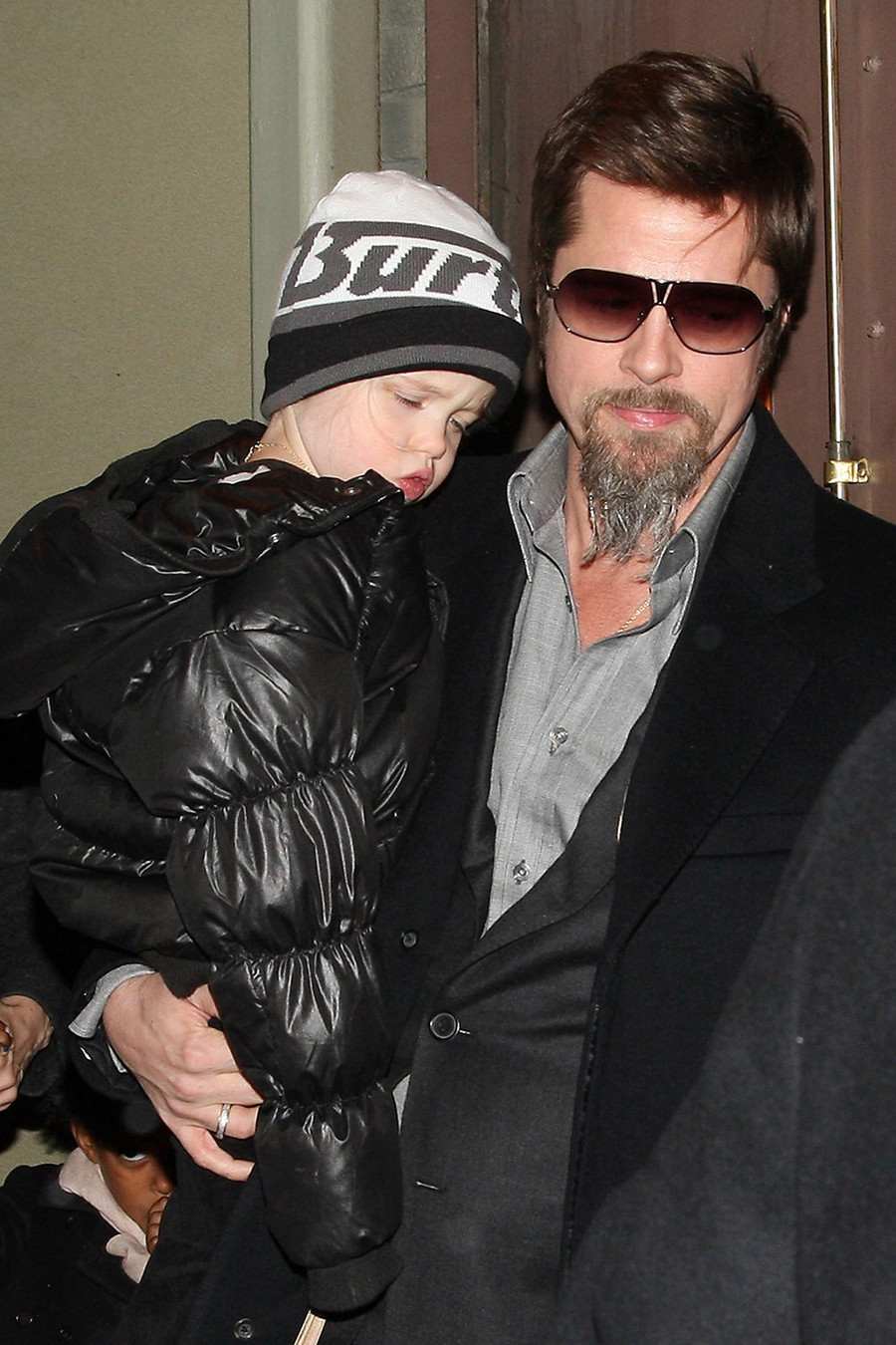 Hành trình lột xác gây choáng của con gái lớn nhà Brangelina: Từ công chúa Hollywood thành tomboy phá cách - Ảnh 9. Hành trình lột xác gây choáng của con gái lớn nhà Brangelina: Từ công chúa Hollywood thành tomboy phá cách - Ảnh 9.