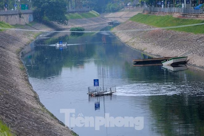 Nước sông Tô Lịch ra sao sau 10 ngày thí điểm 