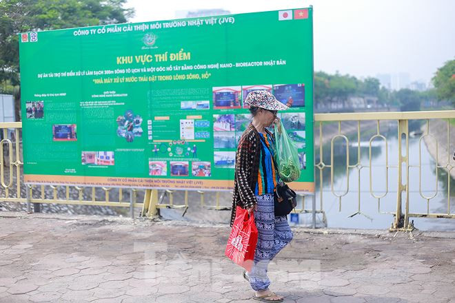 Nước sông Tô Lịch ra sao sau 10 ngày thí điểm 