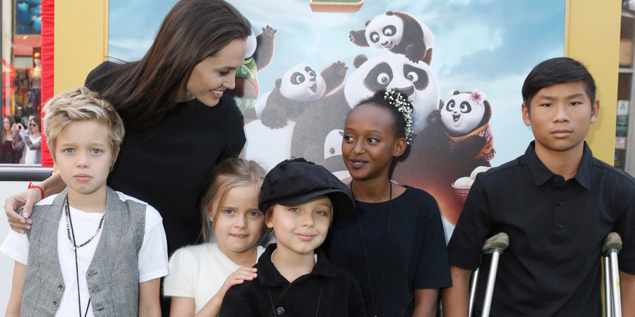 Hành trình lột xác gây choáng của con gái lớn nhà Brangelina: Từ công chúa Hollywood thành tomboy phá cách - Ảnh 22. Hành trình lột xác gây choáng của con gái lớn nhà Brangelina: Từ công chúa Hollywood thành tomboy phá cách - Ảnh 22.