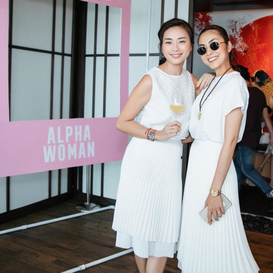 Học cách sao nữ Việt mặc chân váy xếp ly vừa điệu vừa xinh ảnh 4 Empty