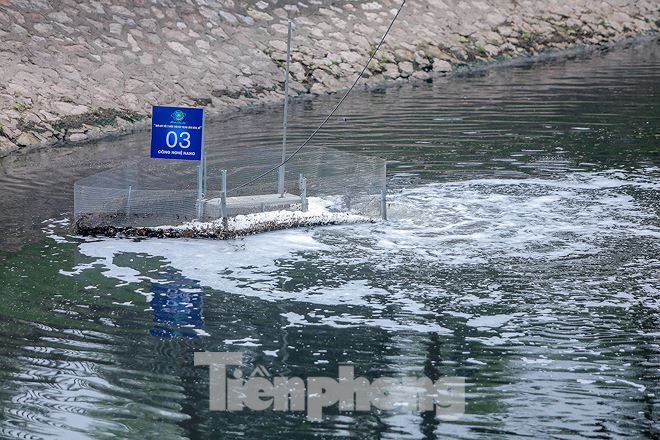 Nước sông Tô Lịch ra sao sau 10 ngày thí điểm 