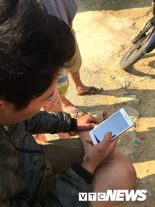 Lạ Tuyên Quang: Cả làng vào rừng đào củ đắt như vàng ròng, 300 triệu/kg Lạ Tuyên Quang: Cả làng vào rừng đào củ đắt như vàng ròng, 300 triệu/kg