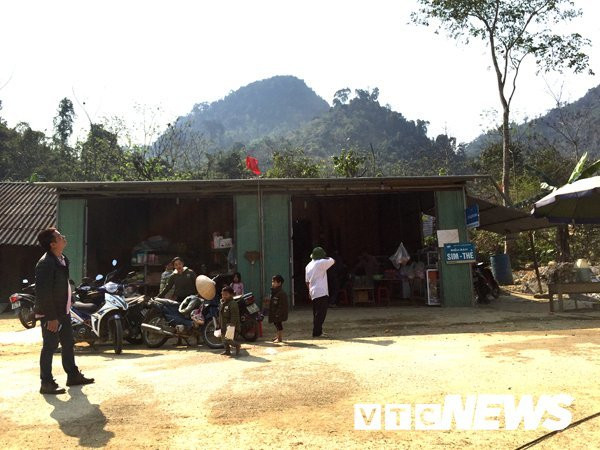 Lạ Tuyên Quang: Cả làng vào rừng đào củ đắt như vàng ròng, 300 triệu/kg Lạ Tuyên Quang: Cả làng vào rừng đào củ đắt như vàng ròng, 300 triệu/kg