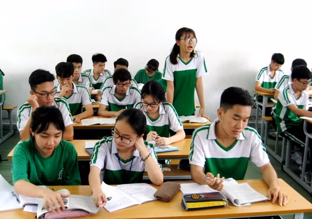 Giờ lên lớp của học sinh Trường THPT Hoàng Quốc Việt (Quảng Ninh) Ảnh: Hà An