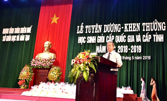 Thừa Thiên - Huế: Tuyên dương và phát thưởng HS đạt kết quả cao trong các kỳ thi HS giỏi ảnh 3 Thừa Thiên - Huế: Tuyên dương và phát thưởng HS đạt kết quả cao trong các kỳ thi HS giỏi ảnh 3