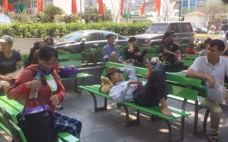 benh nhan, nguoi nha lao dao vi cai nang nhu do lua o ha noi hinh 4