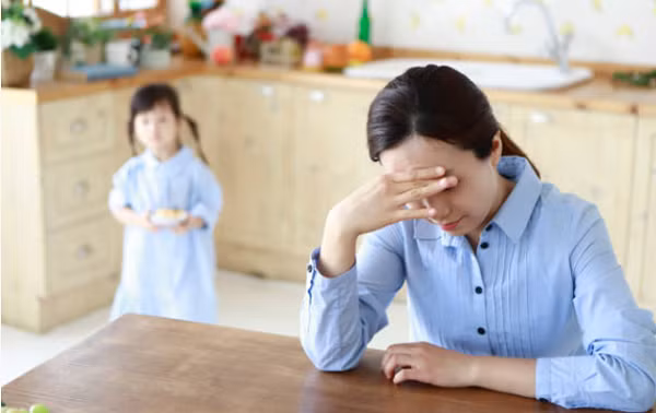 Đứa trẻ bị bỏ rơi trước cửa nhà và bí mật khủng khiếp của gia đình khiến tôi rối trí - Ảnh 2.