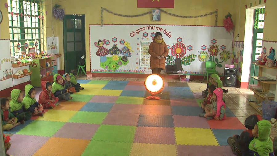 Giờ học của cô trò phân hiệu Lếch Dao, xã Thanh Kim, huyện Sa Pa, Lào Cai Giờ học của cô trò phân hiệu Lếch Dao, xã Thanh Kim, huyện Sa Pa, Lào Cai