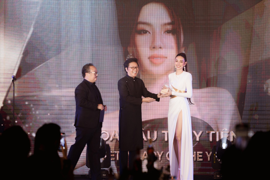 Hoa hậu Thùy Tiên có giải thưởng mới. Hoa hậu Thùy Tiên có giải thưởng mới.