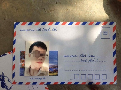 Chọn một bức ảnh đẹp cũng là một điều cần thiết. dan-anh-the-len-phong-bi-mung-cuoi-de-tranh-nham-lan-3