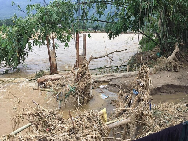 con lu da qua nhung lanh ve roi hoc sinh vung lu can lam ao am chan man