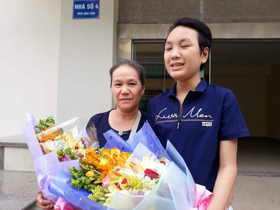 Bệnh nhân nam sau ca ghép tim lịch sử vui mừng vì mình được cứu sống lần 2 Bệnh nhân nam sau ca ghép tim lịch sử vui mừng vì mình được cứu sống lần 2