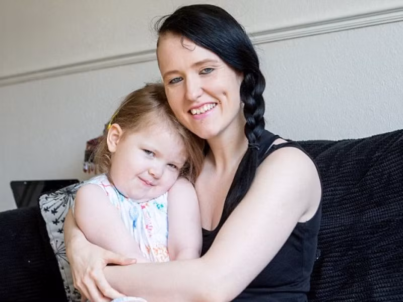 Cô bé 3 tuổi có chỉ số IQ vượt cả thiên tài Albert Einstein