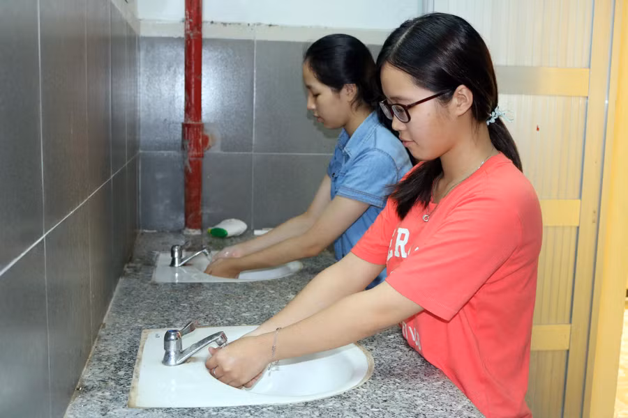 Nhà vệ sinh đạt chuẩn của Trường THPT chuyên Nguyễn Thị Minh Khai, tỉnh Sóc Trăng