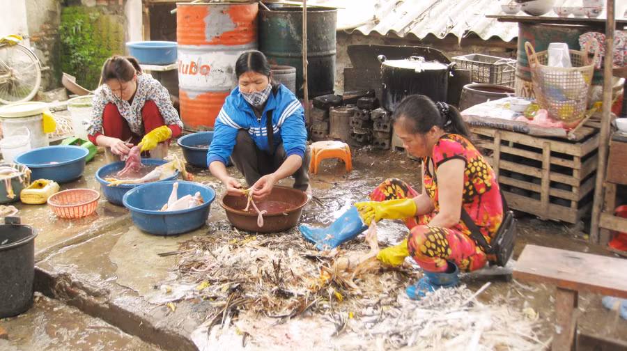 Tại các chợ truyền thống hầu hết đều có lò mổ thủ công