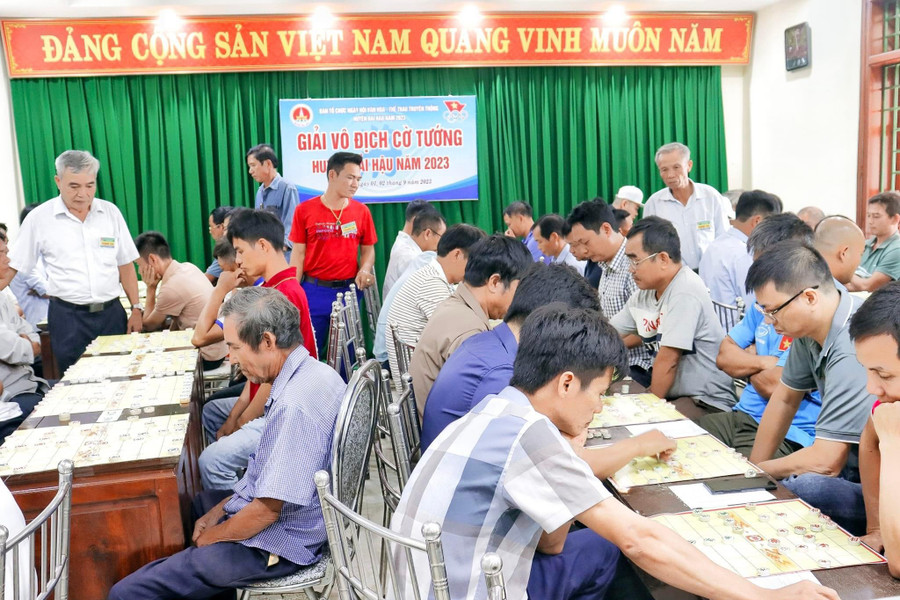 Các kỳ thủ tham gia giải Cờ tướng.