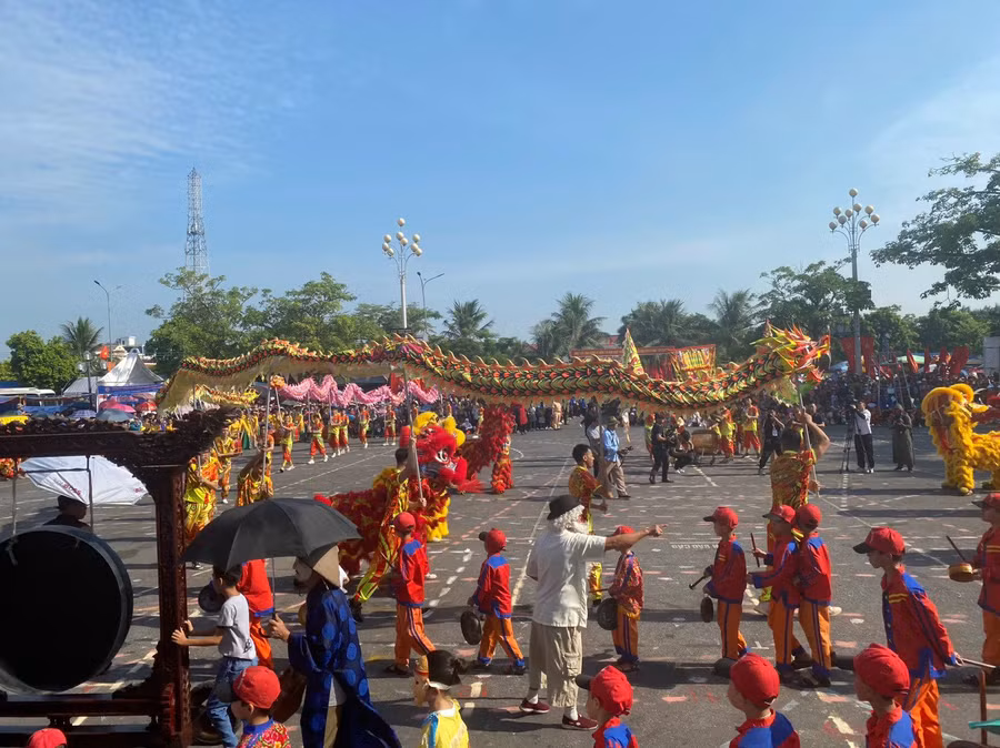 Tiết mục múa Lân - Sư - Rồng sôi động tại ngày hội sáng 2/9.