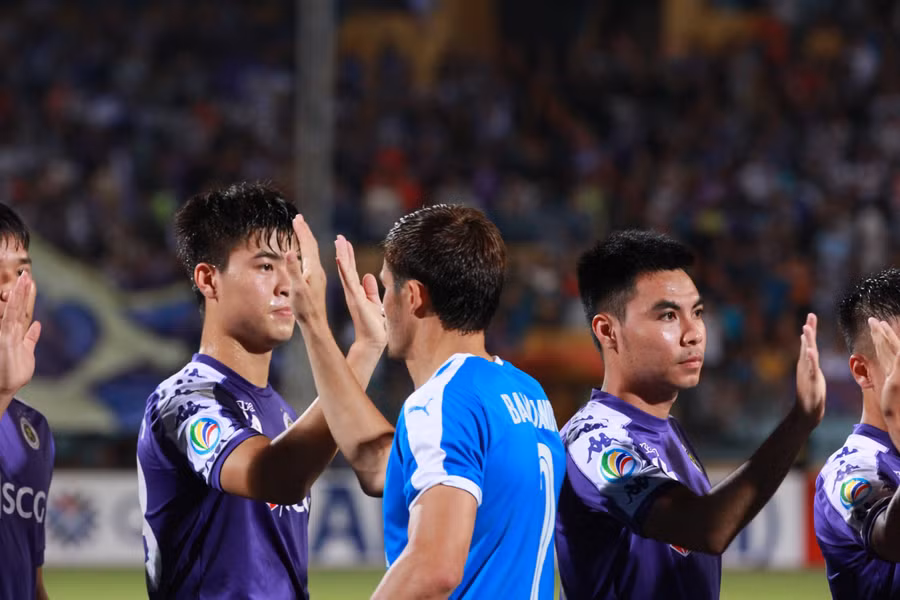 Khoảnh khắc người hùng của Văn Quyết và chiến thắng nghẹt thở của Hà Nội