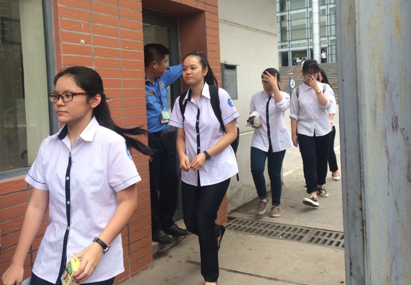 Nhiều thí sinh kết thúc sớm bài thi