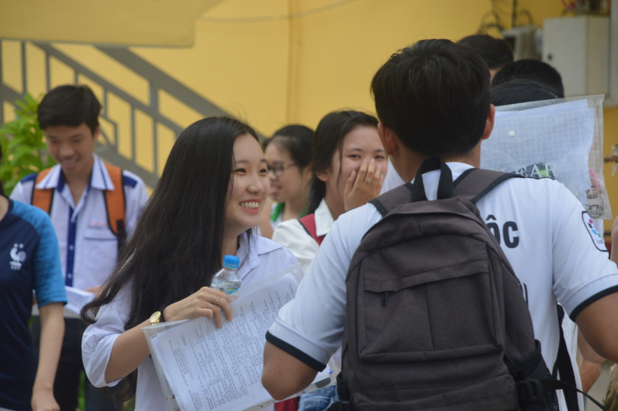 Các thí sinh phấn khởi.