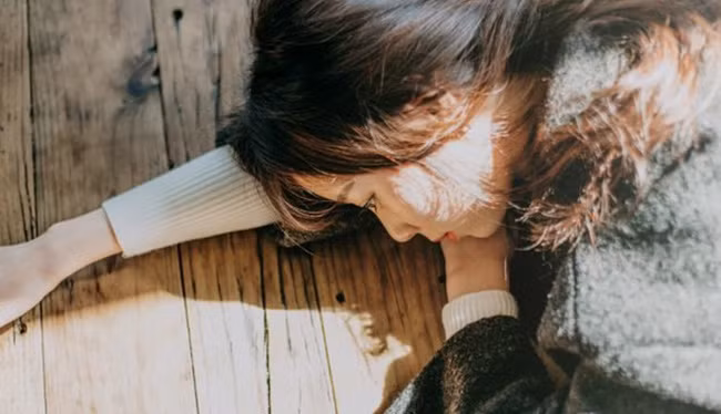 Trước ngày vợ chồng tôi ra tòa ly hôn, mẹ chồng đột ngột đưa ra vài món đồ khiến chồng tôi trợn tròn mắt vì không thể tin nổi-2