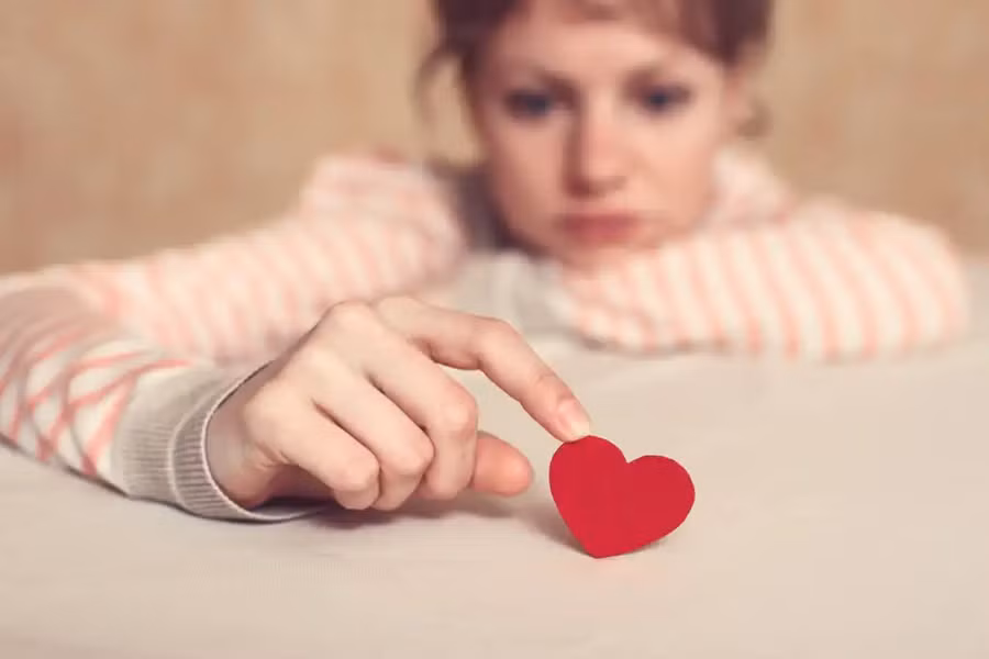 Tình yêu vốn đã khó tìm, với người thông minh lại càng khó hơn. (Ảnh: ITN)