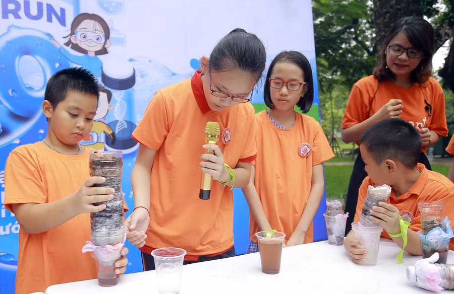 Học sinh hào hứng với tiết học trải nghiệm KHTN