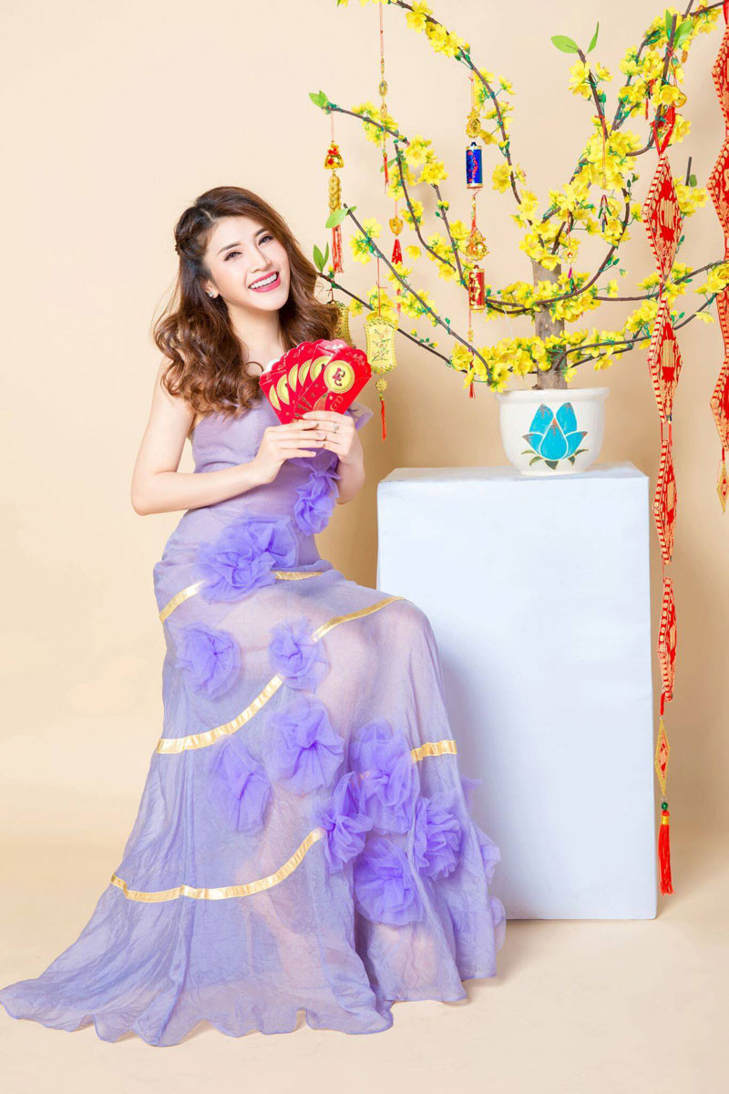 Độc đáo với clip chúc Tết quy tụ hàng chục gương mặt trẻ nổi tiếng ảnh 6 Độc đáo với clip chúc Tết quy tụ hàng chục gương mặt trẻ nổi tiếng ảnh 6