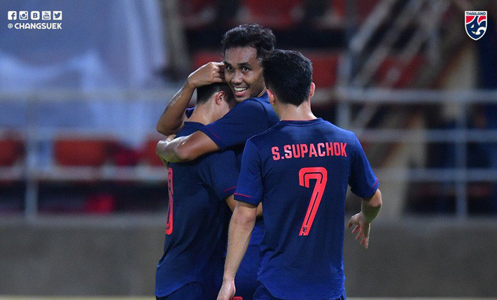 Thái Lan gây sốc khi thắng UAE Thái Lan gây sốc khi thắng UAE