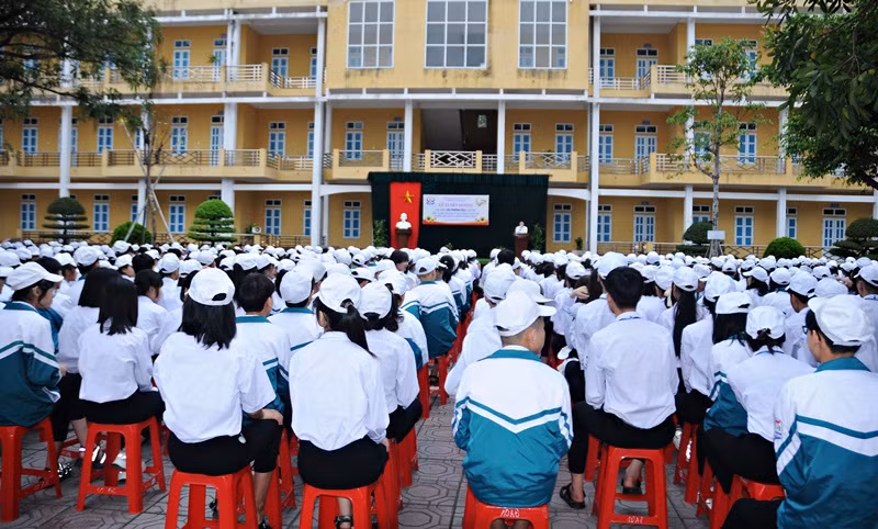 Nam Định: Khen thưởng "quán quân tuần" Đường lên đỉnh Olympia