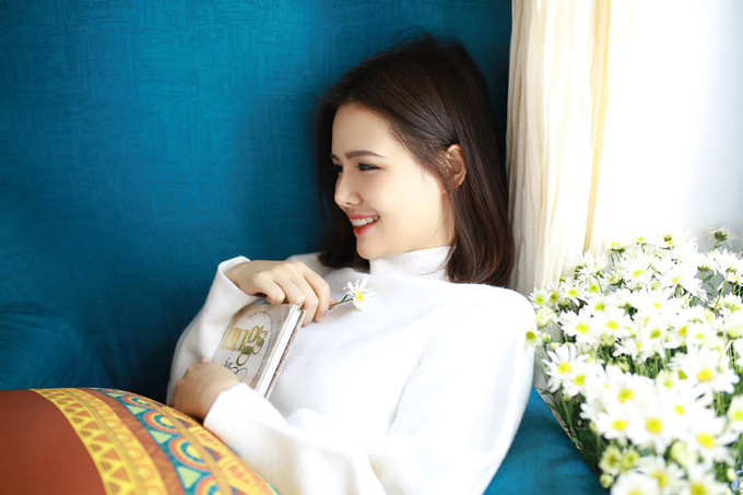 Sau bộ phim đầu tiên là "Khi chàng trai yêu", Lê Phương Anh được nhiều đạo diễn chú ý và liên tục được mời đóng phim. Cô từng góp mặt trong nhiều dự án như "Trái tim có nắng", "Làm chồng đại gia", "Mát-xcơ-va mùa thay lá", "Lời nói dối ngọt ngào",... nhan-sac-ngot-ngao-cua-nu-chinh-ghet-thi-yeu-thoi-11