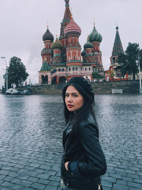 Bù lại khoảng thời gian vắng bóng, nữ diễn viên sẽ tham gia nhiều dự án phim ảnh trong thời gian tới sau khi "Ghét thì yêu thôi" chính thức đóng máy. Lê Phương Anh không có ý định trở thành một nghệ sĩ đa năng mà chỉ muốn tập trung hết sức lực cho diễn xuất. nhan-sac-ngot-ngao-cua-nu-chinh-ghet-thi-yeu-thoi-13