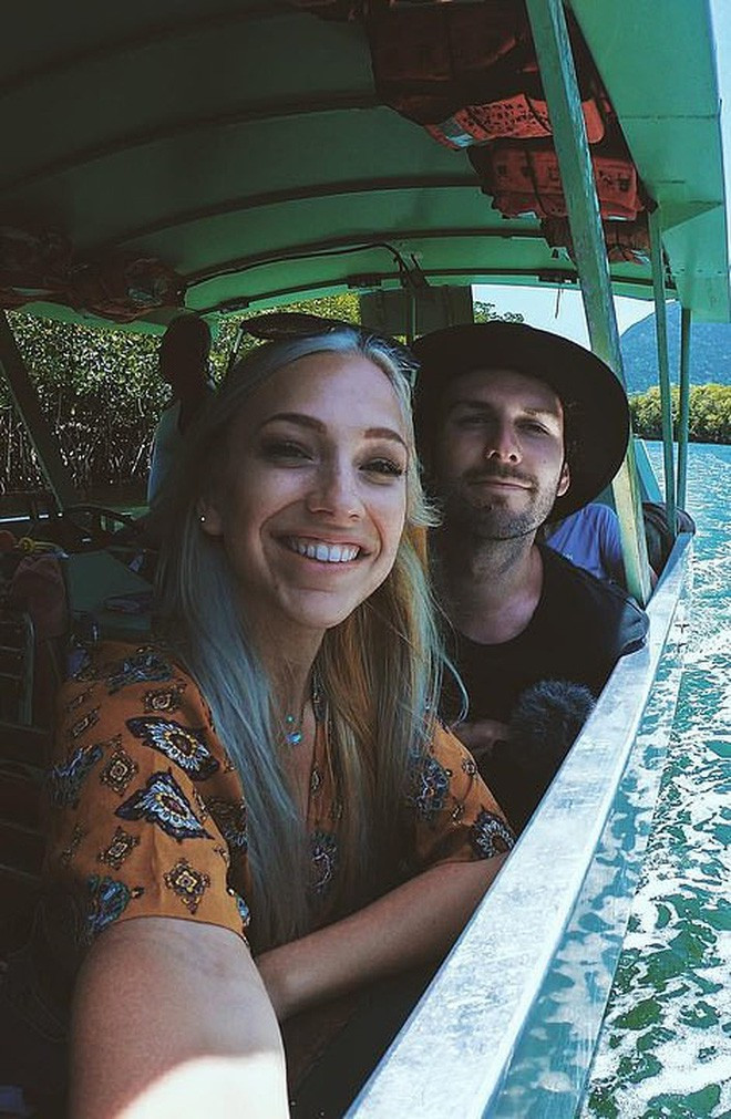 Trúng thưởng chuyến đi nửa tỷ đồng, gái xinh bỏ mặc người yêu vi vu cùng trai lạ ảnh 6