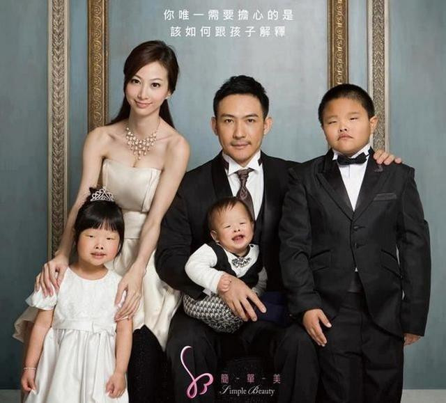 Cuộc sống của người đẹp tan tành sau bức ảnh “mẹ tiên con cú” ảnh 1 Sự thật choáng váng sau bức ảnh mẹ tiên con cú khiến cuộc sống của một người đẹp tan tành-1