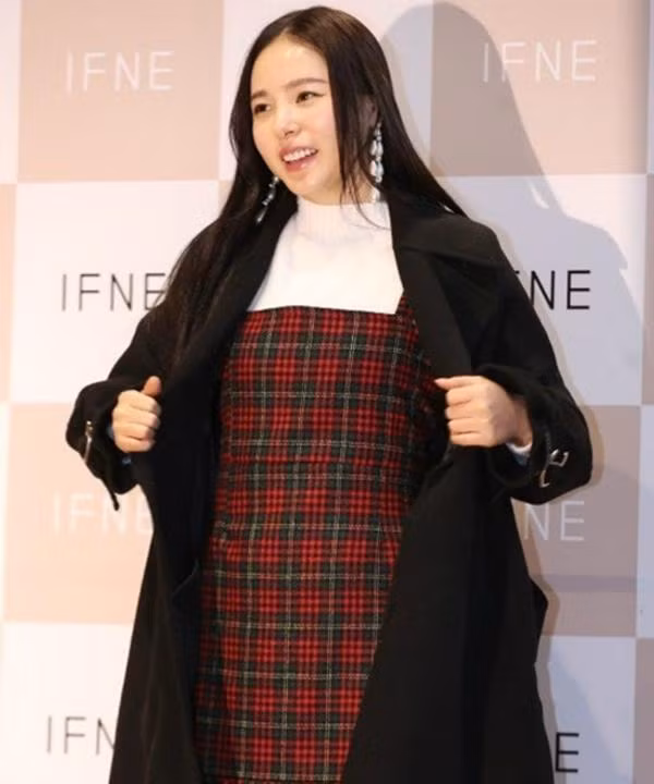 Mới lấy chồng nửa năm, “nữ thần gợi cảm” xuống sắc không ngờ ảnh 4 moi lay chong nua nam, "nu than goi cam" gio da phat tuong nhu the nay! - 4