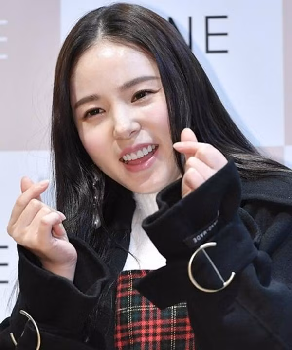 Mới lấy chồng nửa năm, “nữ thần gợi cảm” xuống sắc không ngờ ảnh 2 moi lay chong nua nam, "nu than goi cam" gio da phat tuong nhu the nay! - 2