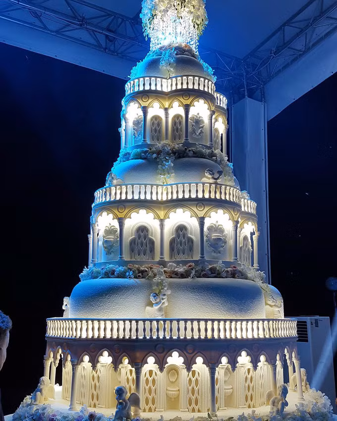 14 tuyệt tác bánh cưới 