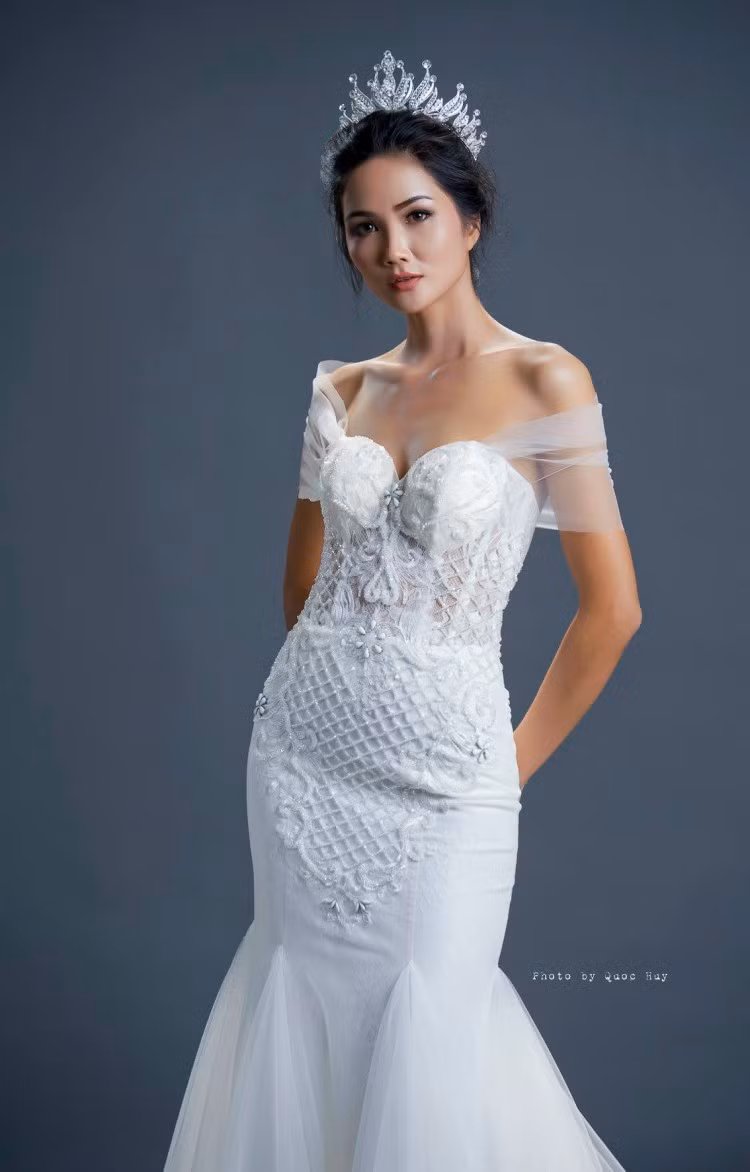 Khác với vẻ cá tính thường thấy, H