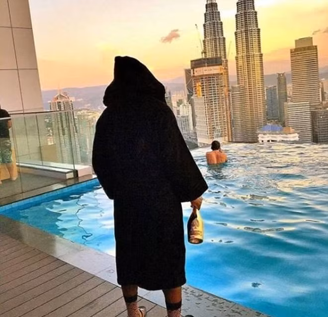 Cuộc sống xa hoa của con nhà giàu châu Phi